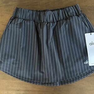 Alo Yoga Pinstripe Daylight Mini Skirt Black / White Stripe Women's Sz XS NEW